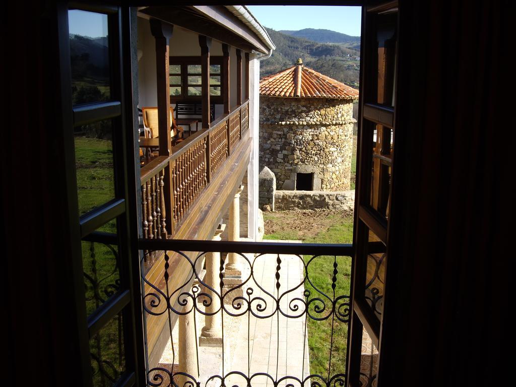 Hotel Casona Cuervo Сан-Тирсо-де-Кандамо Экстерьер фото