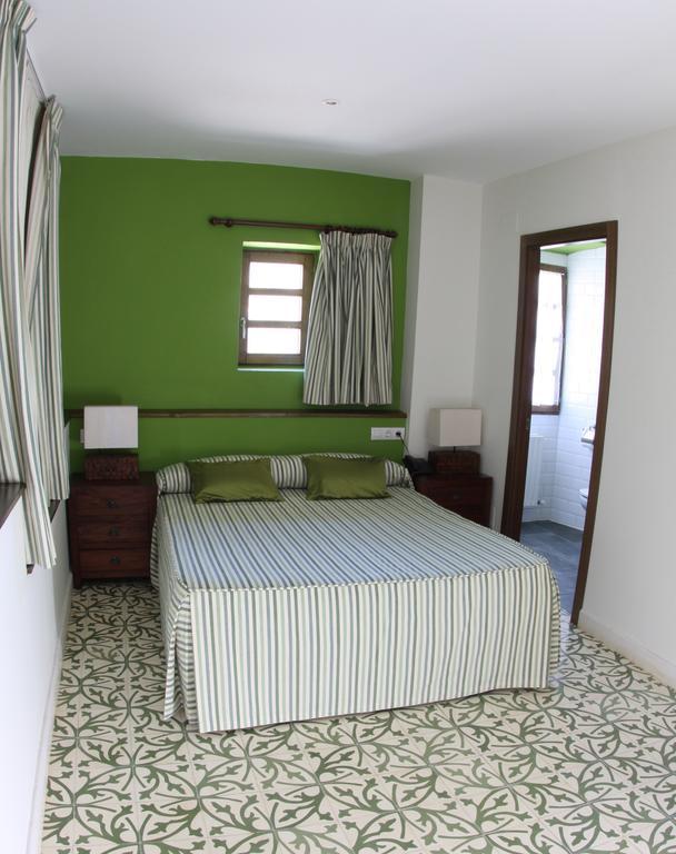 Hotel Casona Cuervo Сан-Тирсо-де-Кандамо Экстерьер фото
